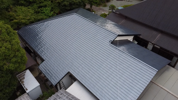 お寺の屋根仕上げです🏠サムネイル